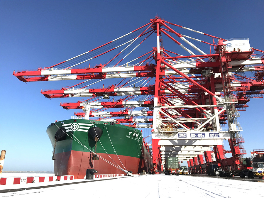 国内最大内贸海运集装箱船