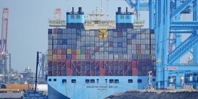 海运发货，用集装箱海运运输若何预防集装箱进水？