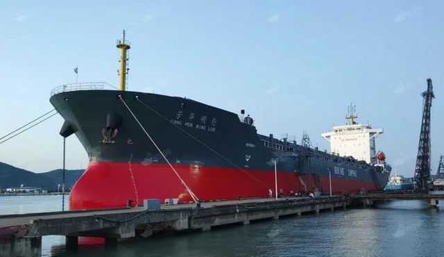 渤海湾突发变乱32个海运集装箱失慎坠海