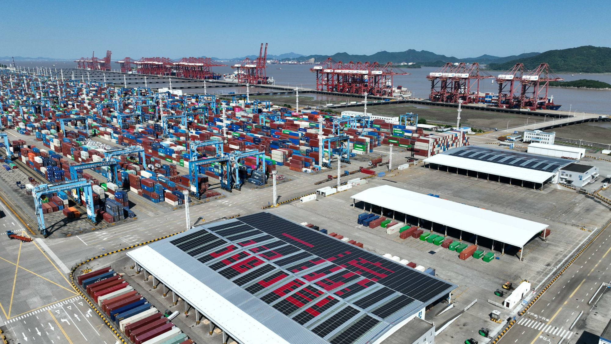 宁波舟山港2025年集装箱吞吐量突破3000万标箱，创汗青新高